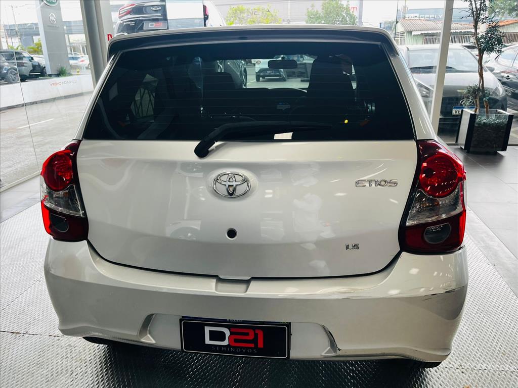 Toyota-ETIOS-1.5 X PLUS 16V FLEX 4P AUTOMÁTICO