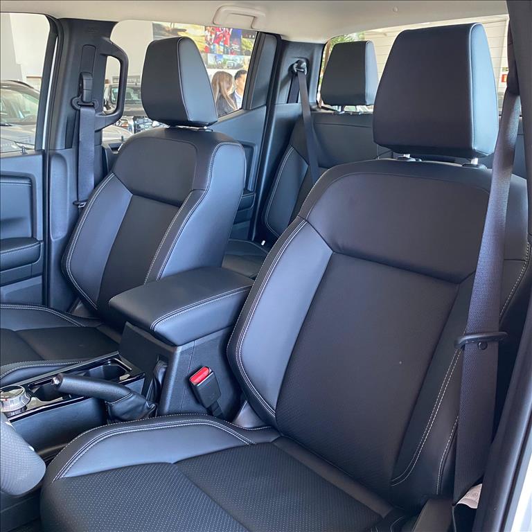 Mitsubishi-TRITON-2.4 BITURBO DIESEL CD HPE-S 4X4 AUTOMÁTICO