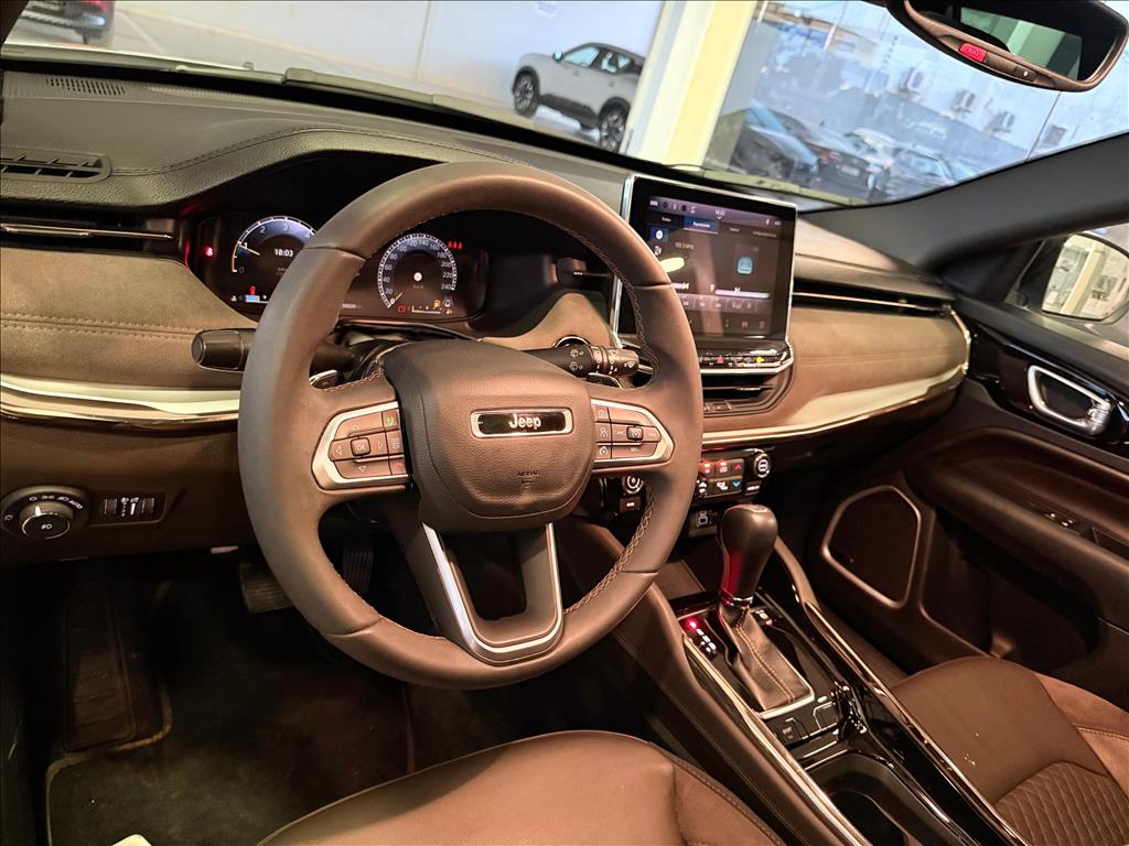 COMMANDER 1.3 T270 TURBO FLEX OVERLAND AT65