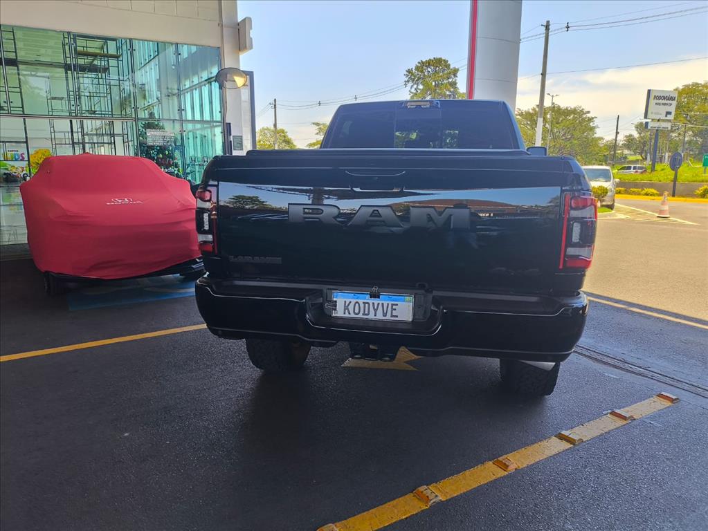 2500 6.7 I6 TURBO DIESEL LARAMIE NIGHT EDITION CD 4X4 AUTOMÁTICO4