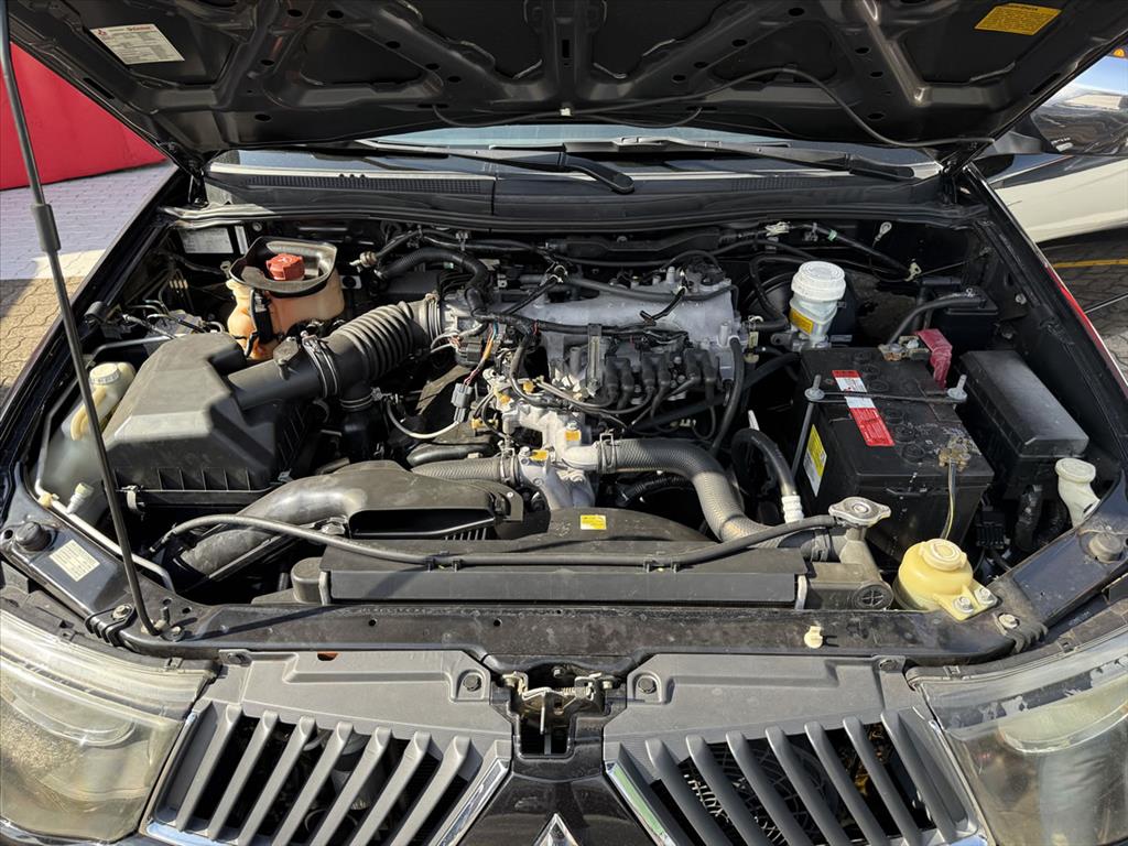 Mitsubishi L200 Triton - 3.5 HPE 4X4 CD V6 24V FLEX 4P AUTOMÁTICO