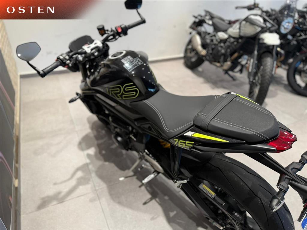 TRIUMPH-STREET-TRIPLE RS ABS