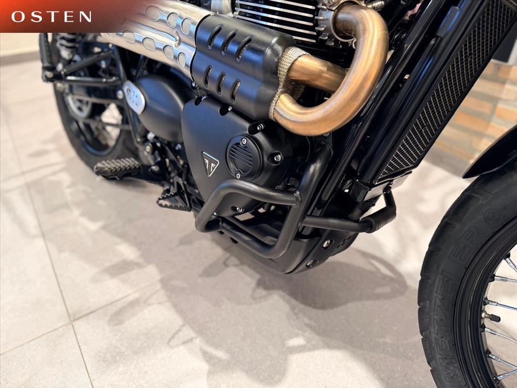 TRIUMPH-SCRAMBLER-900