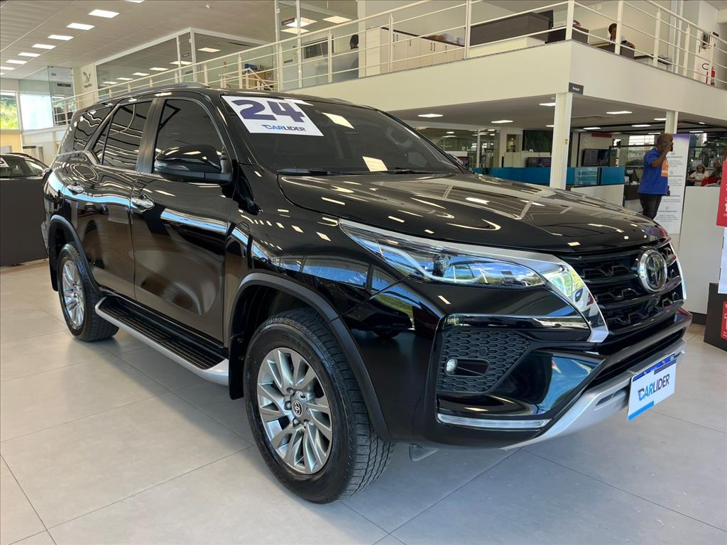 HILUX SW4 2.8 D-4D TURBO DIESEL SRX 7L 4X4 AUTOMÁTICO1