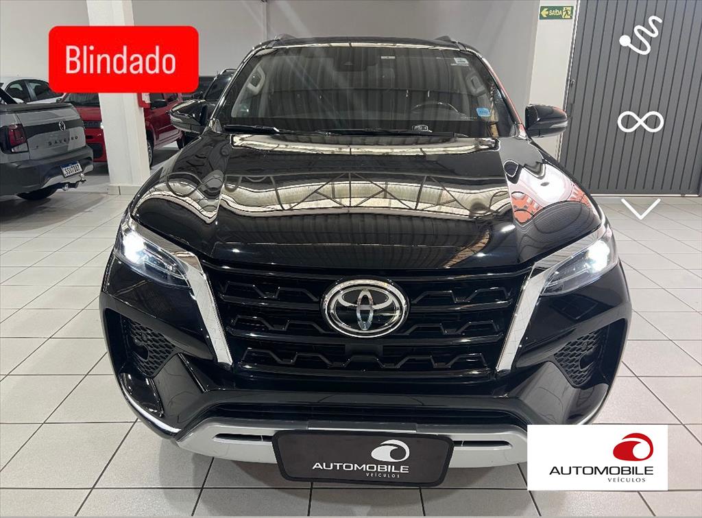 TOYOTA HILUX SW4