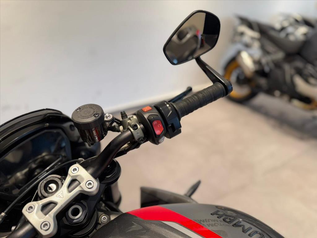 TRIUMPH-STREET-TRIPLE 765 RS