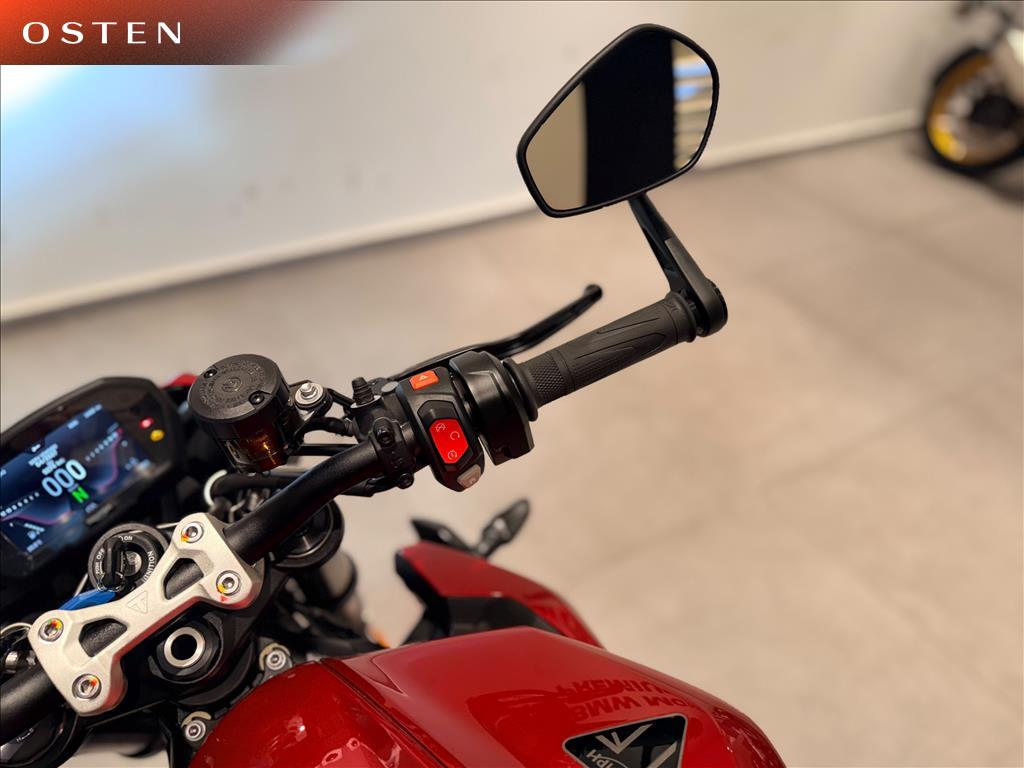 TRIUMPH-STREET-TRIPLE 765 RS