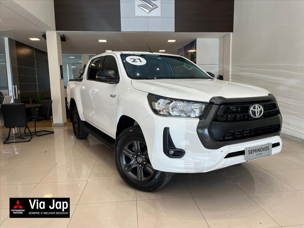 Toyota-HILUX-2.8 D-4D TURBO DIESEL CD SR 4X4 AUTOMÁTICO