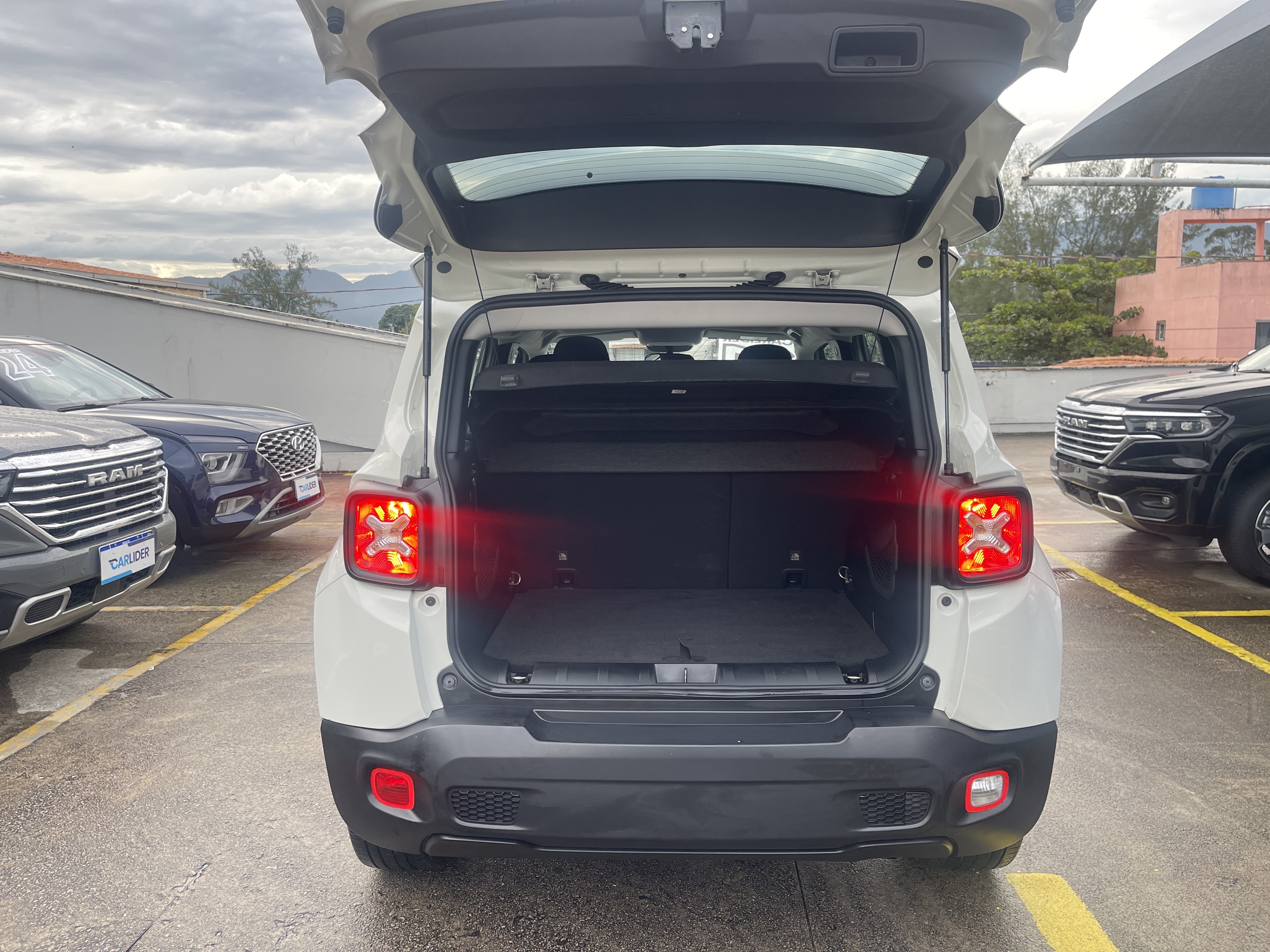 RENEGADE 1.8 16V FLEX 4P AUTOMÁTICO6