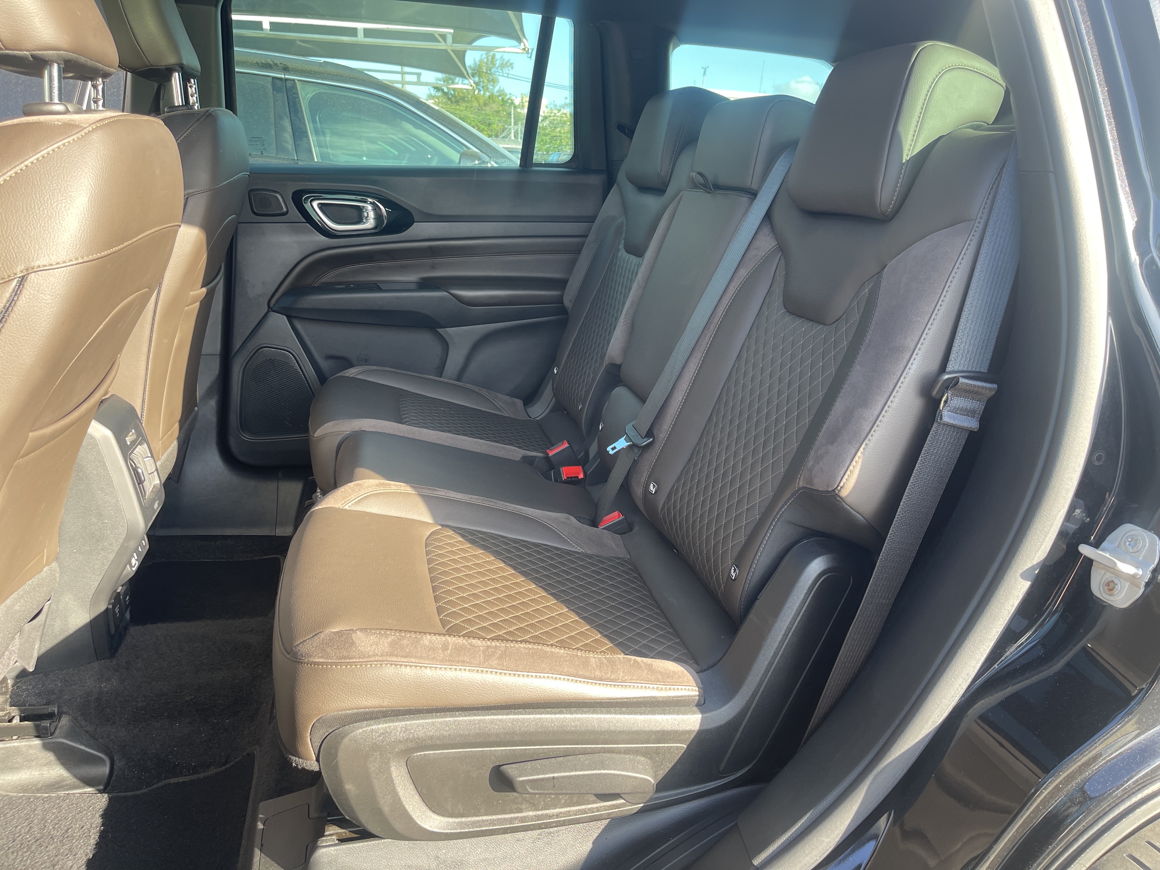 COMMANDER 1.3 T270 TURBO FLEX OVERLAND AT68