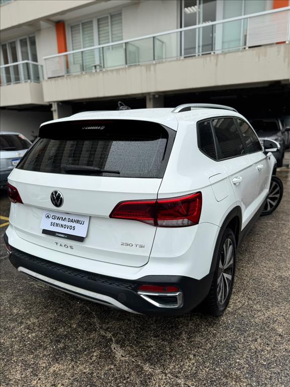 TAOS 1.4 250 TSI TOTAL FLEX HIGHLINE AUTOMÁTICO5