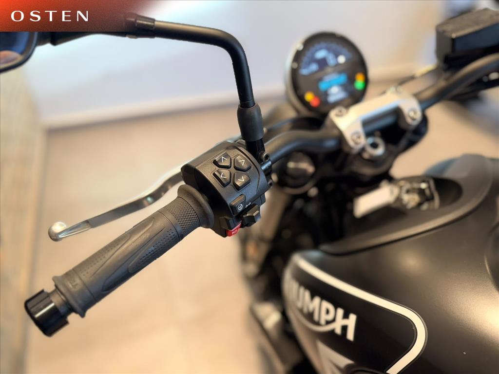 TRIUMPH-TRIDENT-660