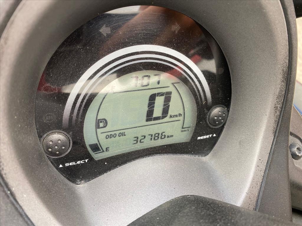YAMAHA NMAX foto 6