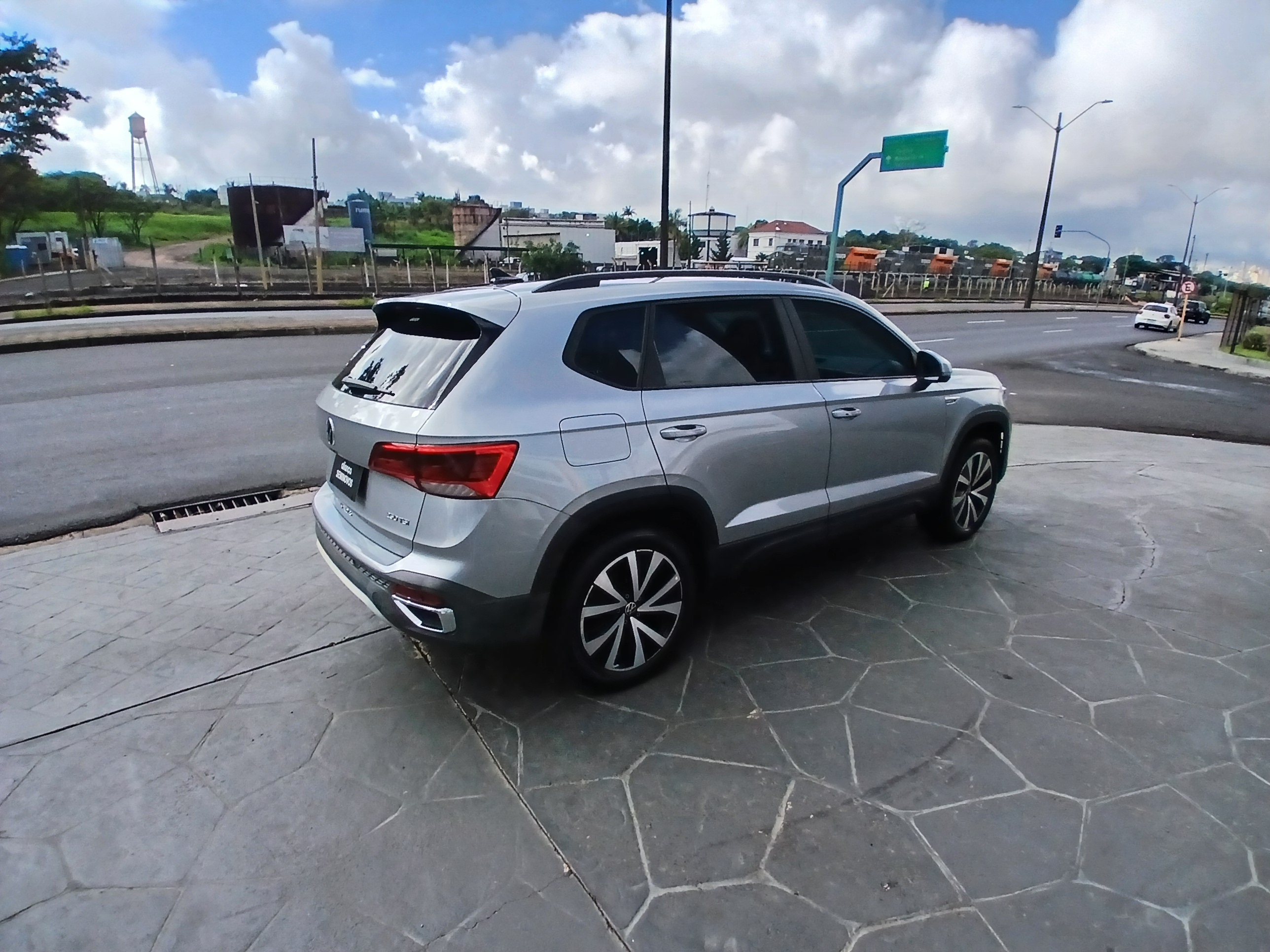 TAOS 1.4 250 TSI TOTAL FLEX COMFORTLINE AUTOMÁTICO5