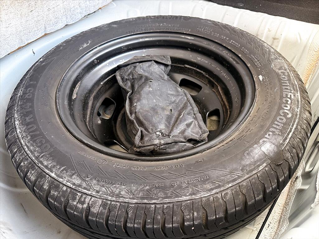 Renault Kwid - 1.0 12V SCE FLEX ZEN MANUAL