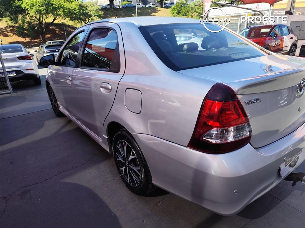 ETIOS 1.5 PLATINUM SEDAN 16V FLEX 4P AUTOMÁTICO4