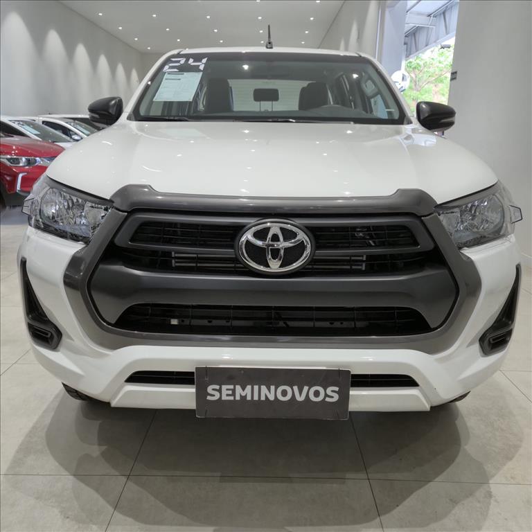 HILUX 2.8 D-4D TURBO DIESEL CD POWER PACK 4X4 MANUAL1