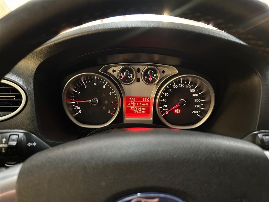 Ford-FOCUS-1.6 GL 16V FLEX 4P MANUAL