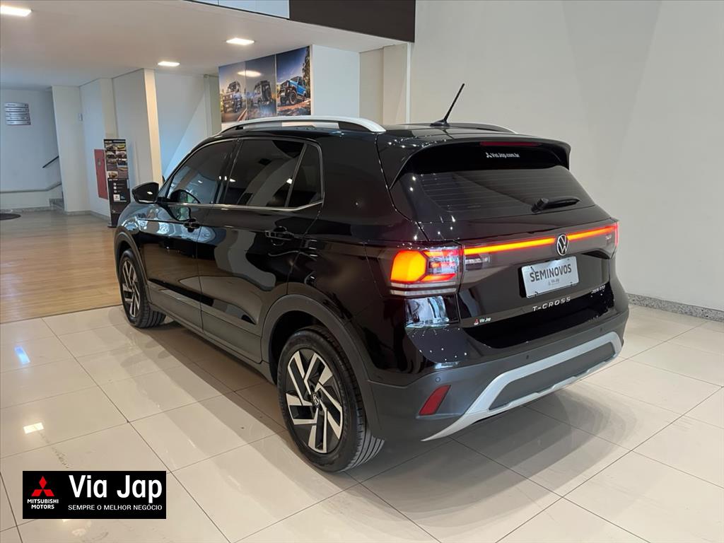 Volkswagen-T-CROSS-1.4 250 TSI TOTAL FLEX HIGHLINE AUTOMÁTICO