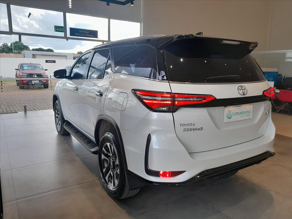 HILUX SW4 2.8 D-4D TURBO DIESEL DIAMOND 7L 4X4 AUTOMÁTICO5