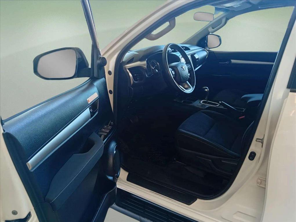 HILUX 2.8 D-4D TURBO DIESEL CD SR 4X4 AUTOMÁTICO9