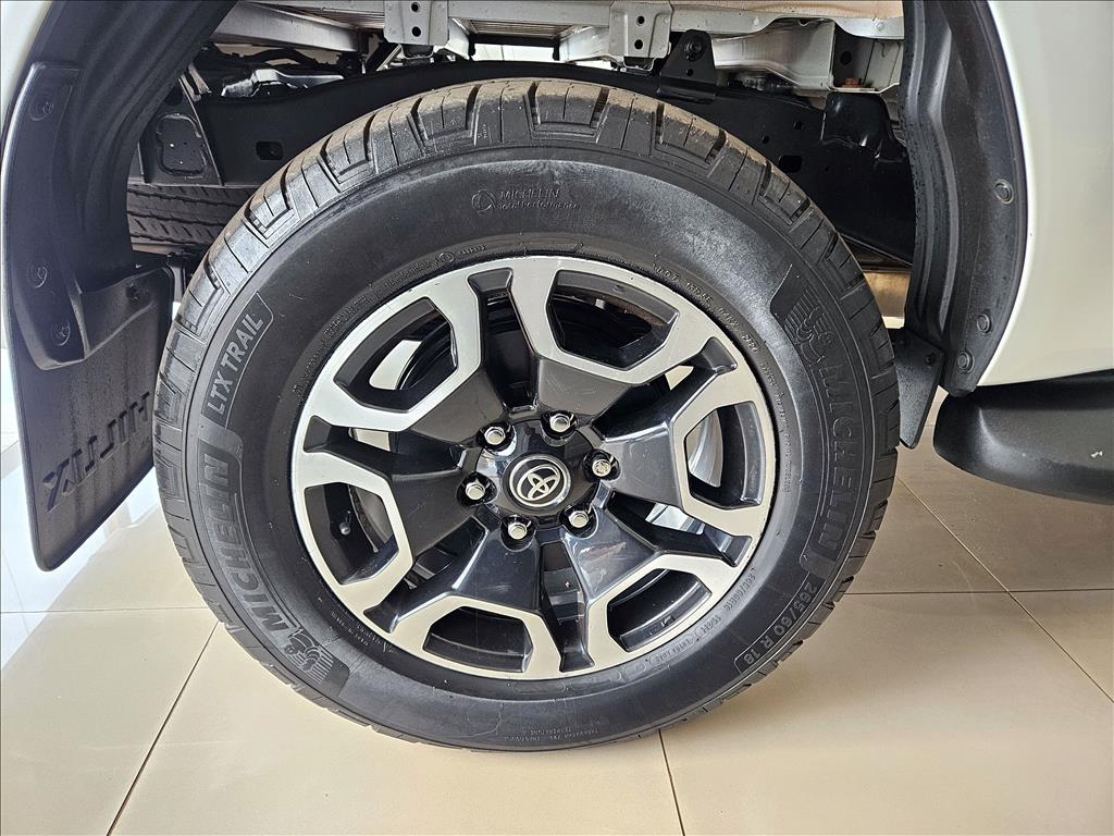 HILUX 2.8 D-4D TURBO DIESEL CD SRX 4X4 AUTOMÁTICO15