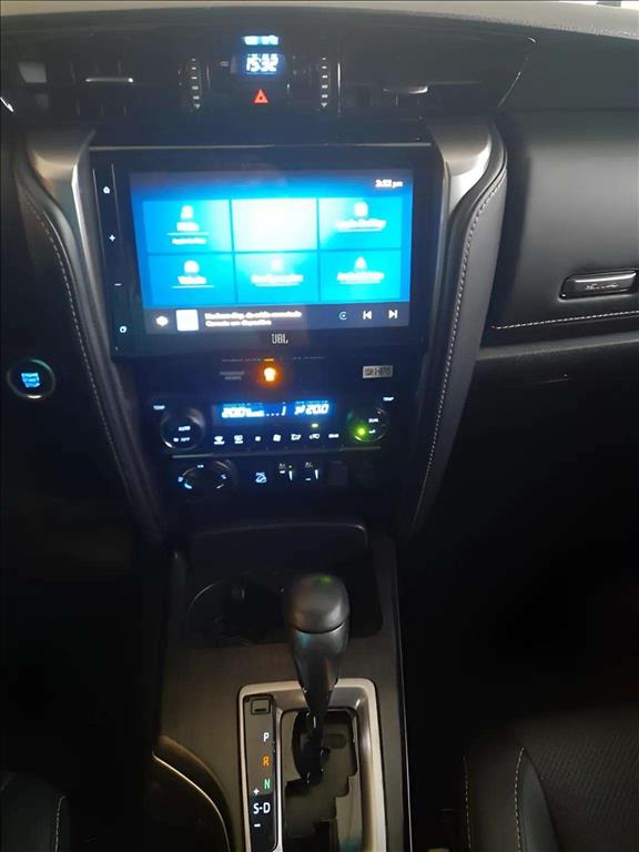 HILUX SW4 2.8 D-4D TURBO DIESEL SRX 7L 4X4 AUTOMÁTICO9