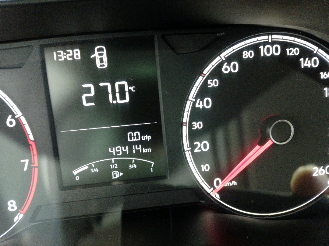 VW - Volkswagen-POLO-1.0 MPI TRACK MANUAL