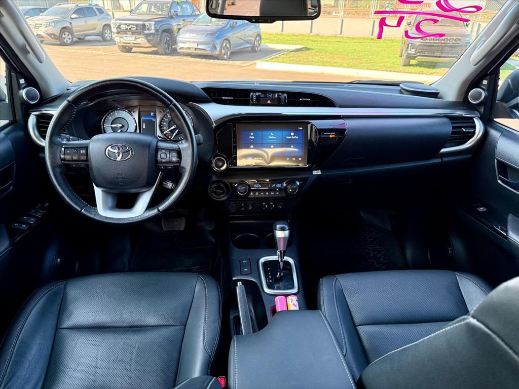 Toyota-HILUX-2.8 D-4D TURBO DIESEL CD SRX PLUS 4X4 AUTOMÁTICO