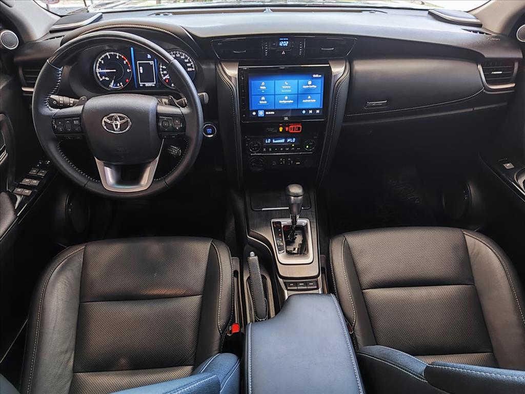 HILUX SW4 2.8 D-4D TURBO DIESEL SRX 7L 4X4 AUTOMÁTICO9