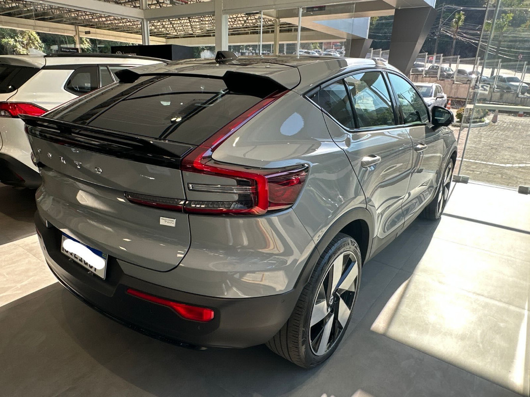 C40 P8 RECHARGE TWIN ELECTRIC ULTIMATE AWD