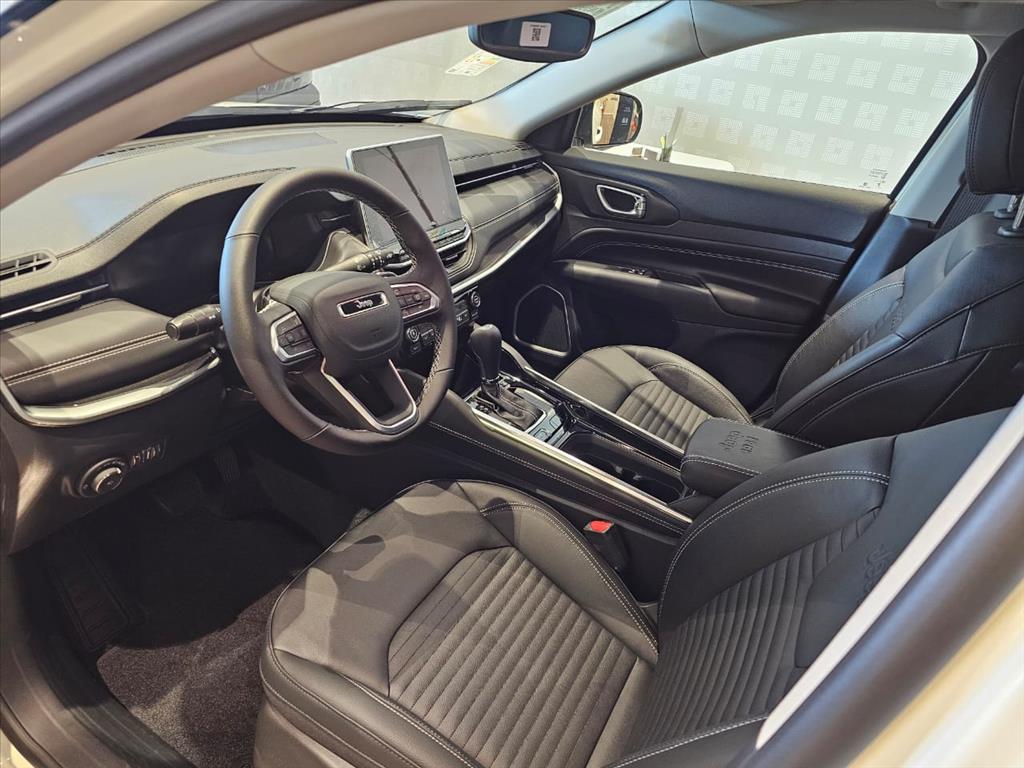 COMMANDER 1.3 T270 TURBO FLEX LONGITUDE AT6 COMMANDER 1.3 T270 TURBO FLEX LONGITUDE AT6