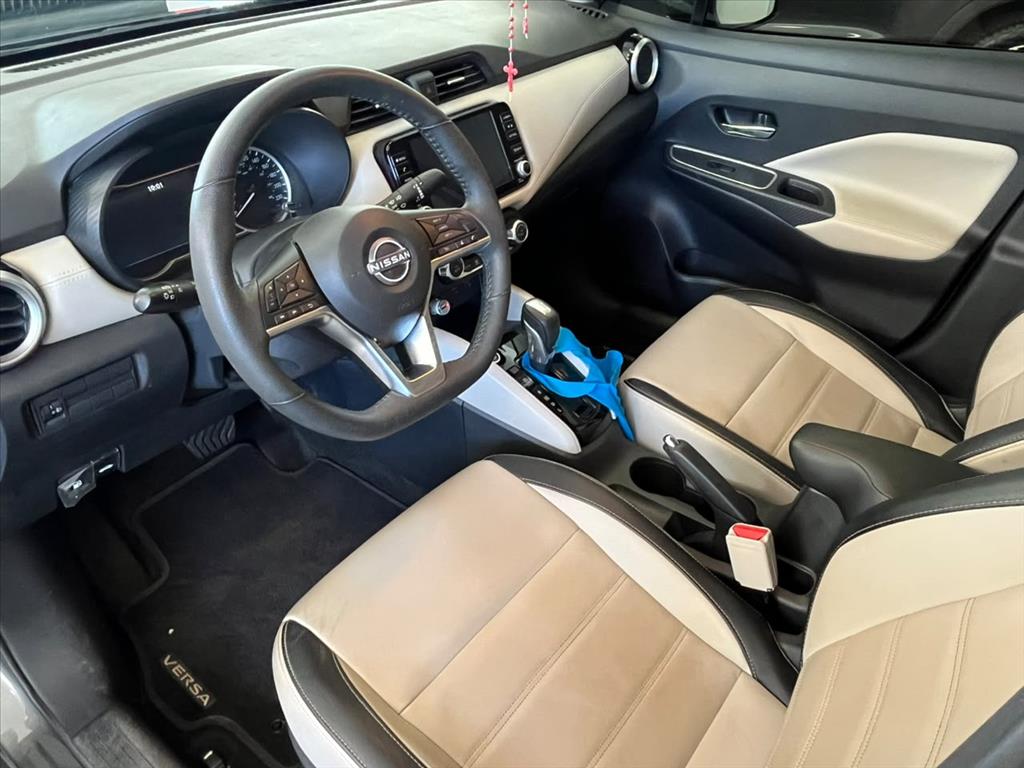 Nissan-VERSA-1.6 16V FLEX EXCLUSIVE XTRONIC
