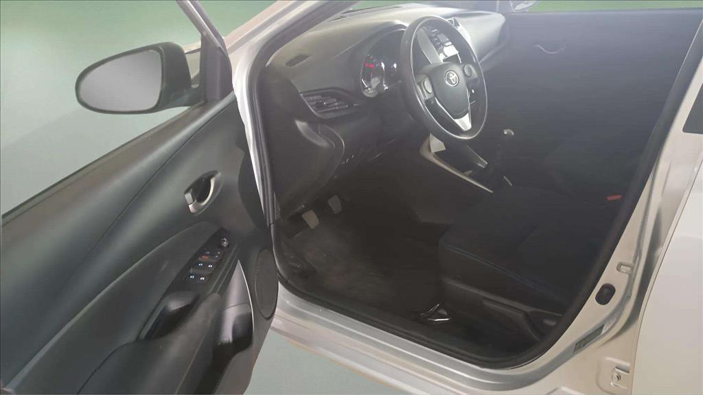 YARIS 1.5 16V FLEX SEDAN XL MANUAL9