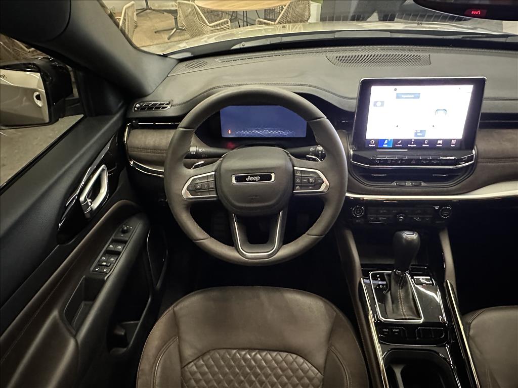 COMMANDER 1.3 T270 TURBO FLEX OVERLAND AT64