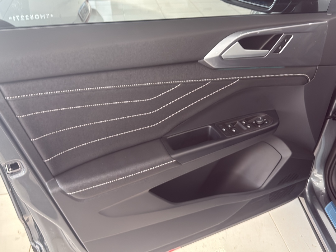 TAOS 1.4 250 TSI TOTAL FLEX HIGHLINE AUTOMÁTICO8