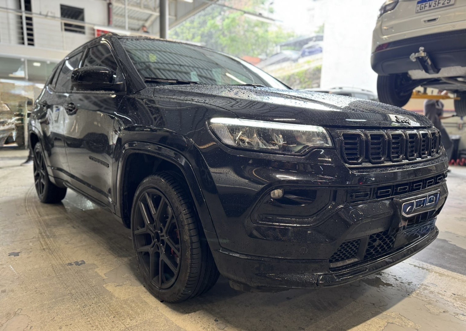 COMPASS 2.0 HURRICANE 4 TURBO GASOLINA BLACKHAWK AT913