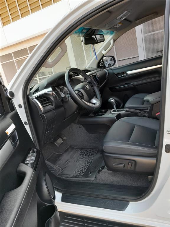 HILUX 2.8 D-4D TURBO DIESEL CD SRX 4X4 AUTOMÁTICO8