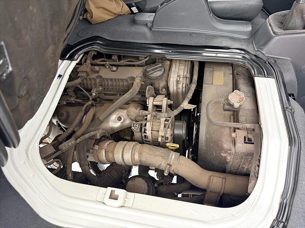 Kia Bongo - 2.5 K-2500 4X2 CS TURBO DIESEL 2P MANUAL