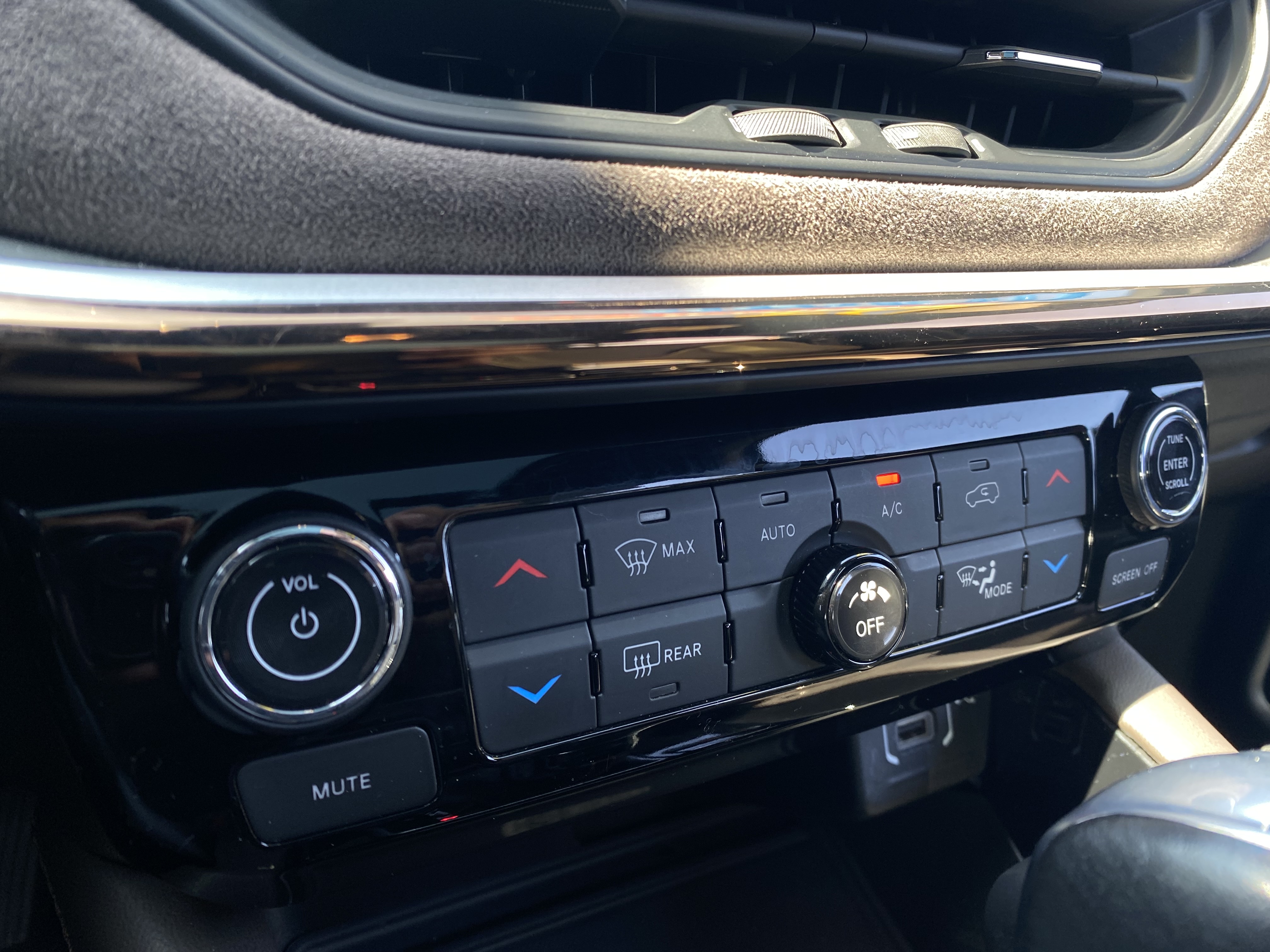COMMANDER 1.3 T270 TURBO FLEX LIMITED AT610