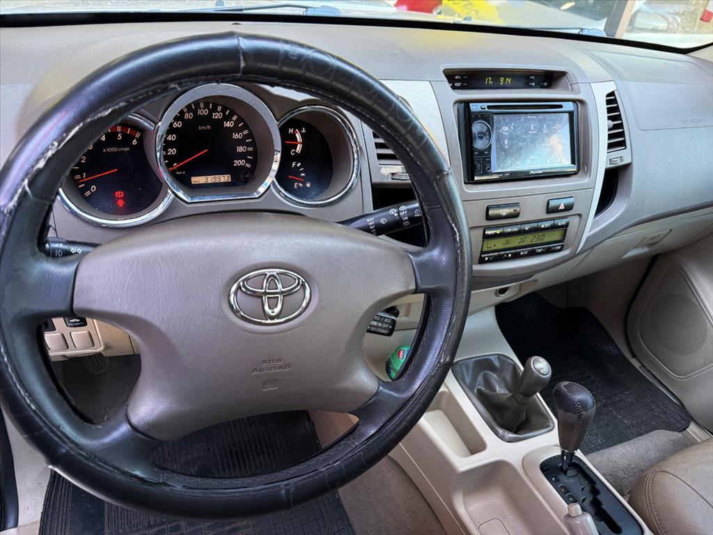 Toyota Hilux Sw4 - 3.0 SRV 4X4 16V TURBO INTERCOOLER DIESEL 4P AUTOMÁTICO