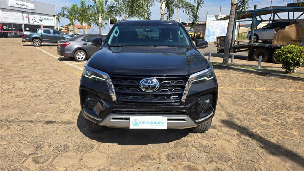 HILUX SW4 2.8 D-4D TURBO DIESEL SRX 7L 4X4 AUTOMÁTICO0