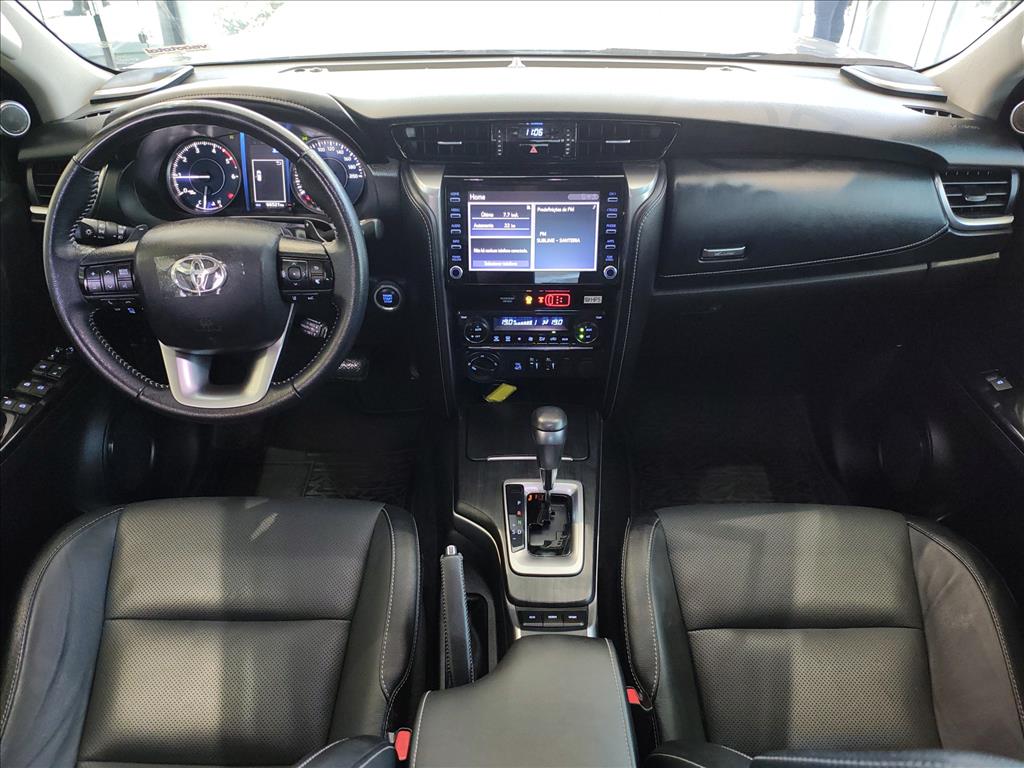 HILUX 2.8 D-4D TURBO DIESEL CD SRX 4X4 AUTOMÁTICO8