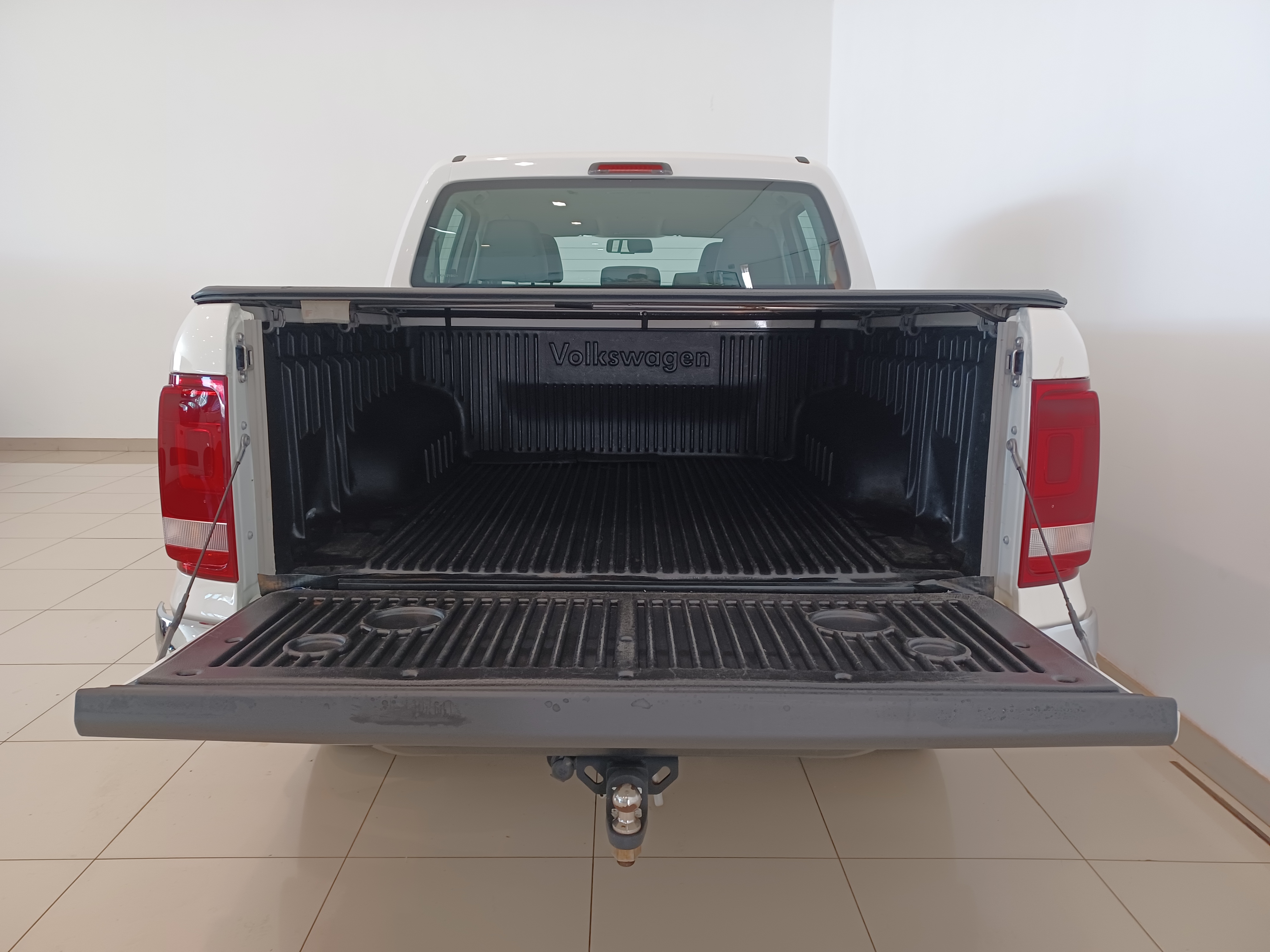 Volkswagen-AMAROK-2.0 COMFORTLINE 4X4 CD 16V TURBO INTERCOOLER DIESEL 4P AUTOMÁTICO