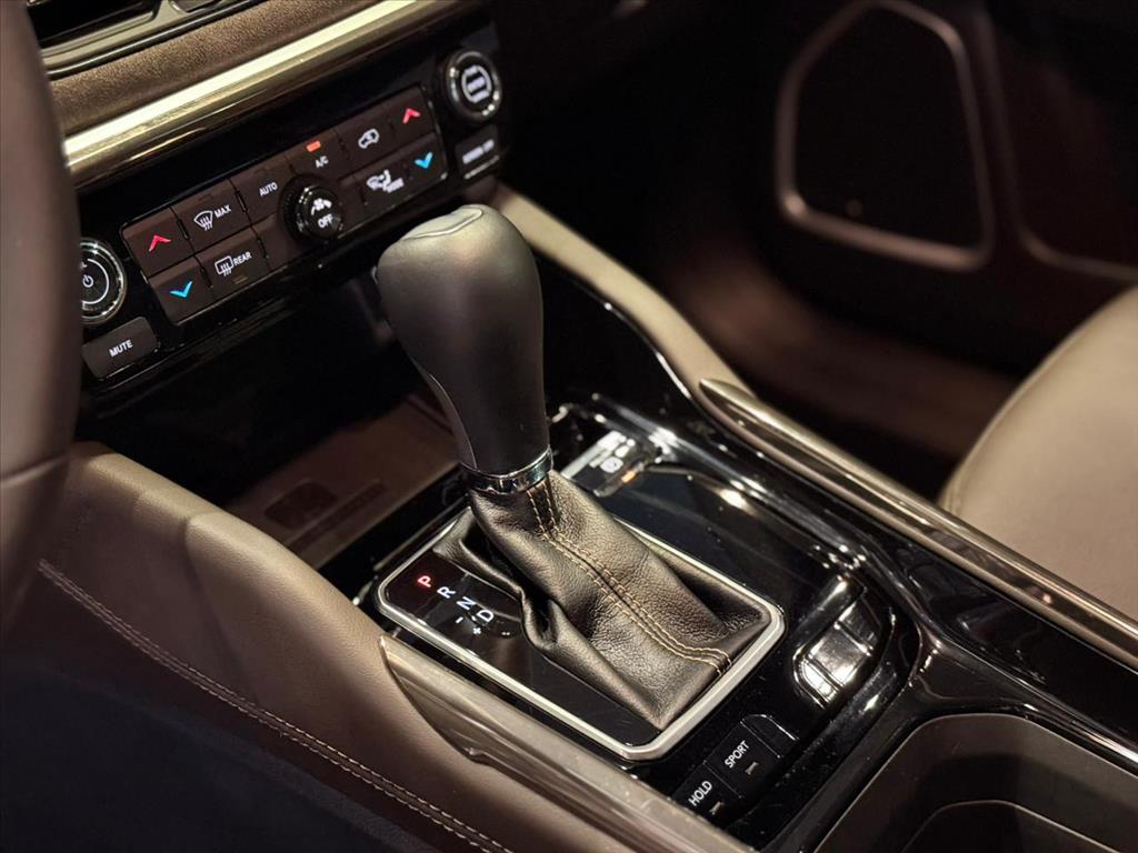 COMMANDER 1.3 T270 TURBO FLEX OVERLAND AT68