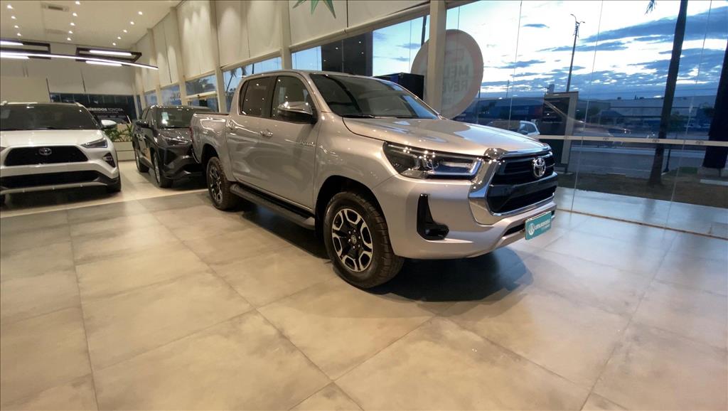HILUX 2.8 D-4D TURBO DIESEL CD SRV 4X4 AUTOMÁTICO1