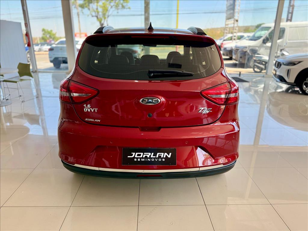 T40 1.6 16V GASOLINA PLUS 4P CVT5