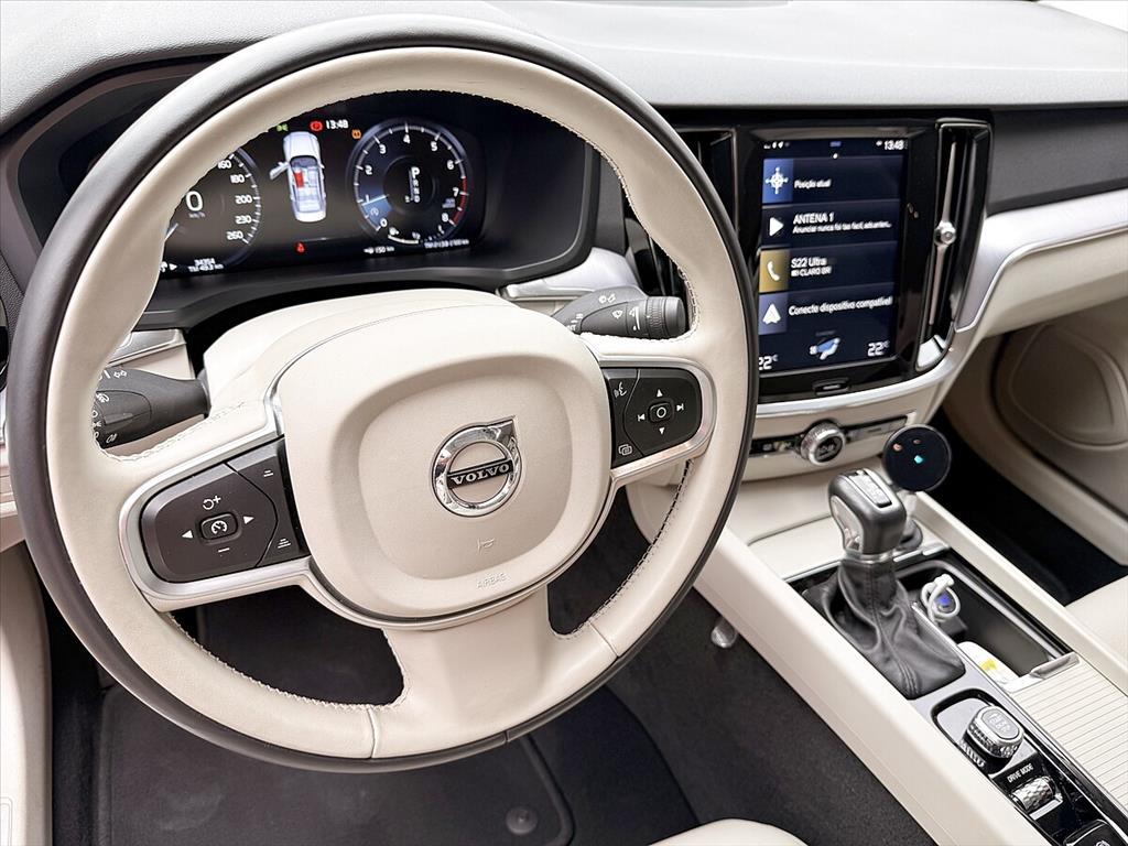 Volvo S60 - 2.0 T4 MOMENTUM GASOLINA 4P AUTOMÁTICO