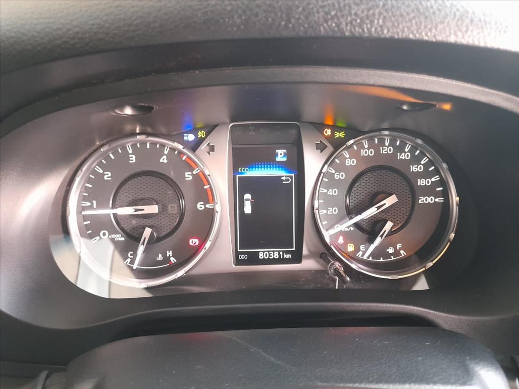 HILUX 2.8 D-4D TURBO DIESEL CD SRX 4X4 AUTOMÁTICO6