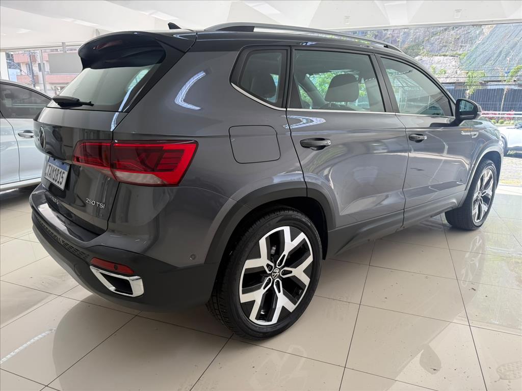 TAOS 1.4 250 TSI TOTAL FLEX HIGHLINE AUTOMÁTICO4
